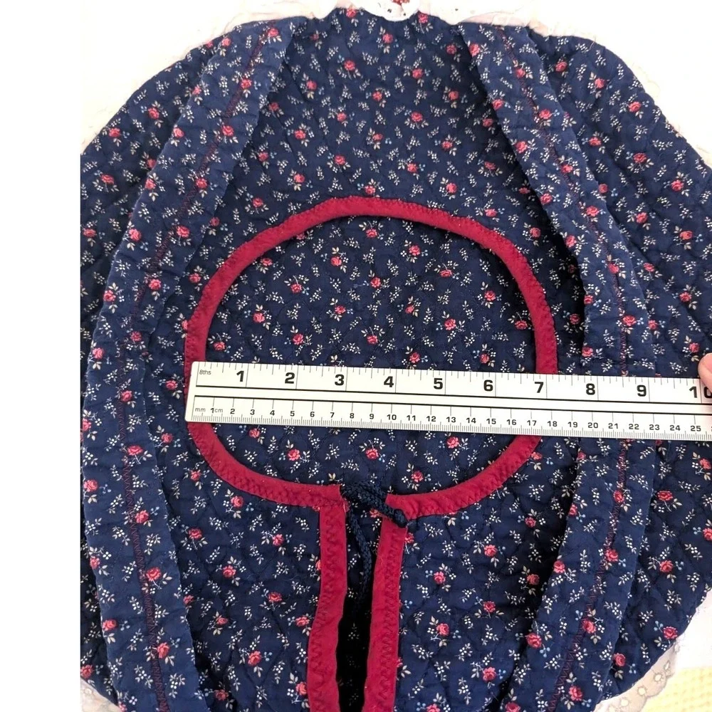 Vintage Hand-made Quilted Pie Pan Holder / Table Pad floral,‎ lace